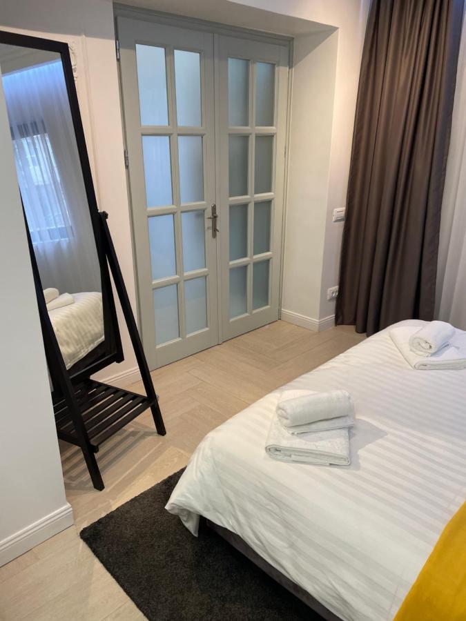 Luxury City Studios Curtea de Argeş Extérieur photo